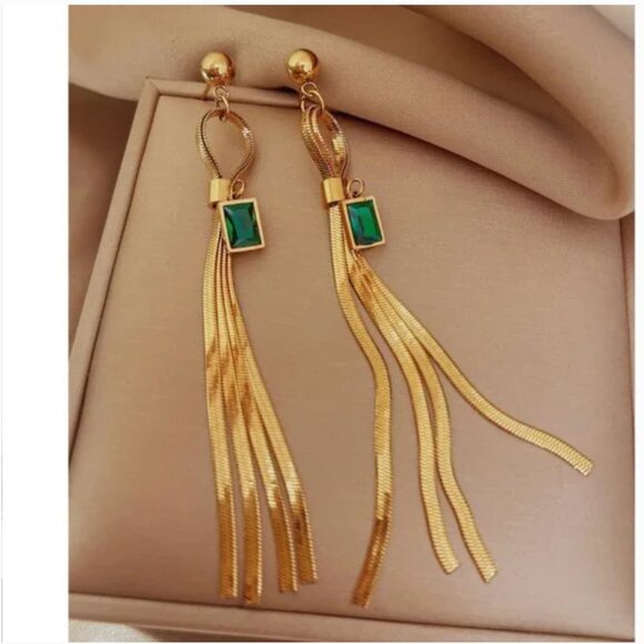 ❤️ FREE Emerald Tassel Fringe Chic Glam Party Faux Classy Elegant Drop Earrings - Picture 1 of 4